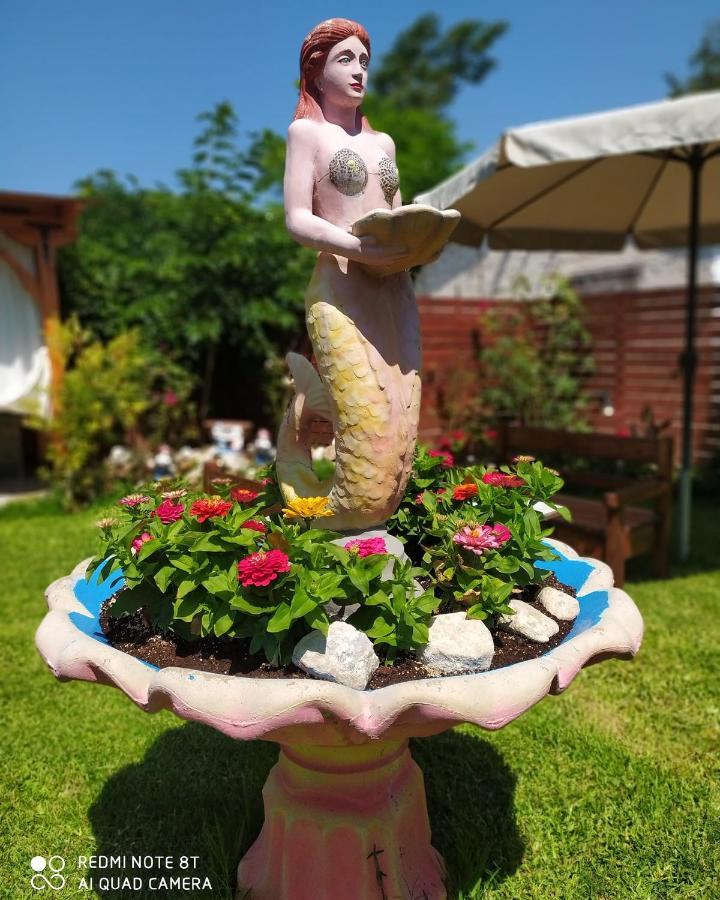 Niriides Rooms Nea Kallikrateia Exterior foto
