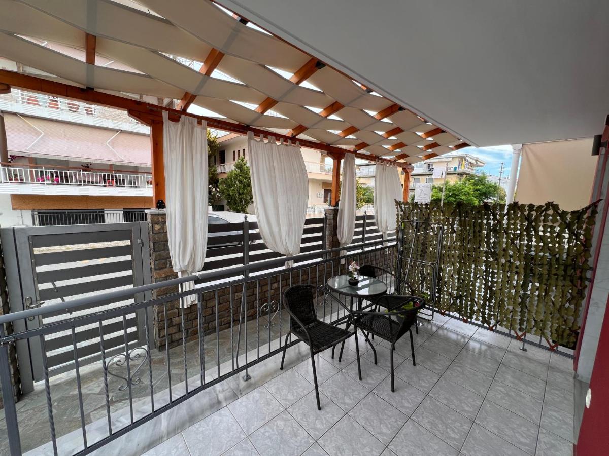 Niriides Rooms Nea Kallikrateia Exterior foto