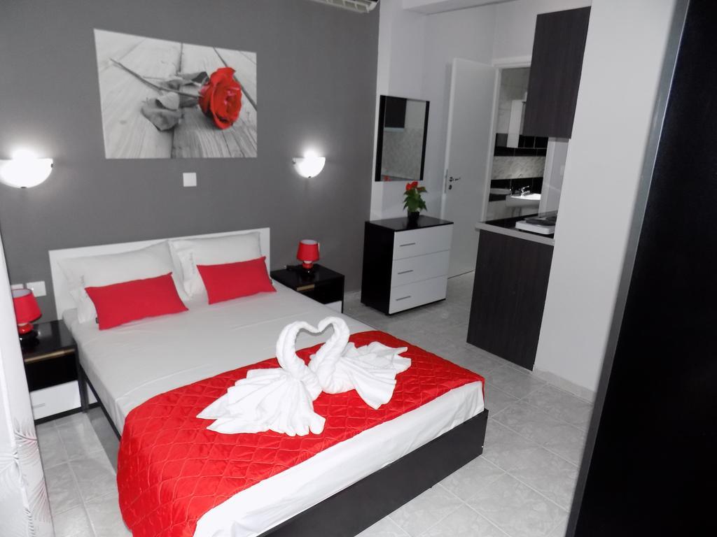 Niriides Rooms Nea Kallikrateia Exterior foto