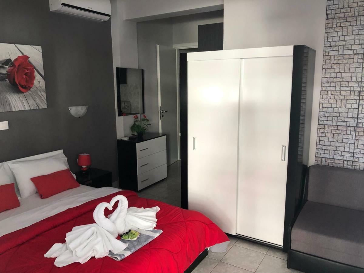Niriides Rooms Nea Kallikrateia Exterior foto