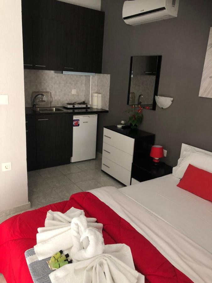 Niriides Rooms Nea Kallikrateia Exterior foto