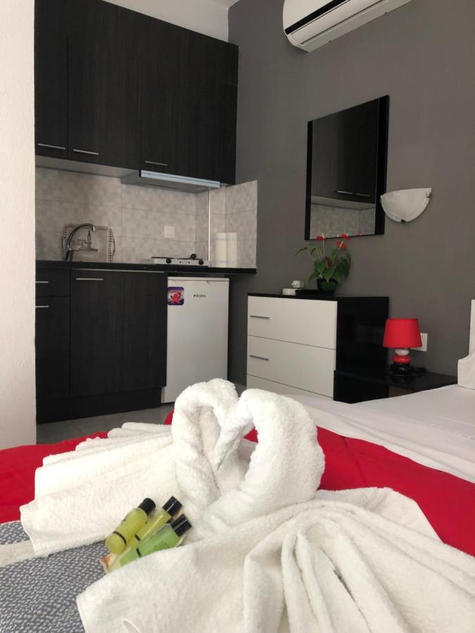 Niriides Rooms Nea Kallikrateia Exterior foto